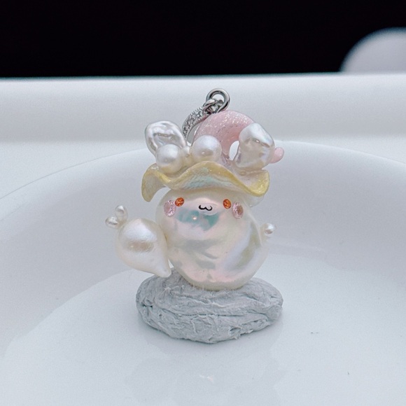 P71 Handmade Baroque Pearl Fairy Pendant – Cute Whimsical Jewelry Gift - Picture 1 of 5